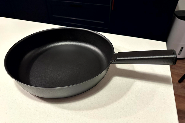 Unilloy cast iron pan